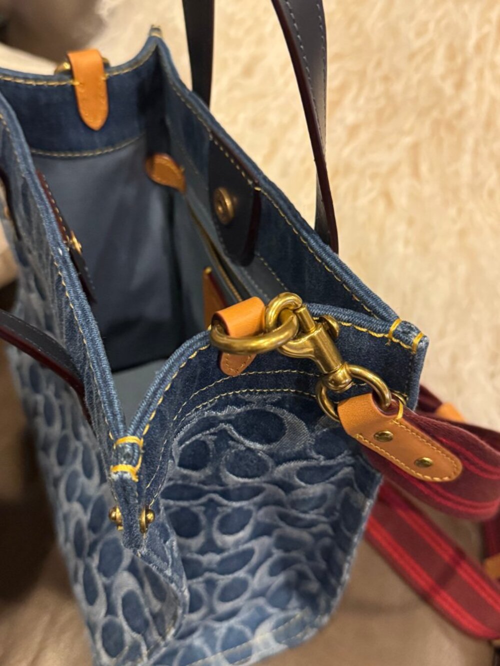 Coach Women's Field Denim 22 Signature Bag - Picture 3 of 3